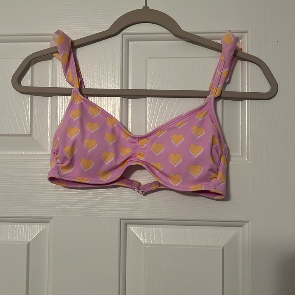 Stoney Clover Bikini Top - Pastel Pink and Orange size small with pads included
